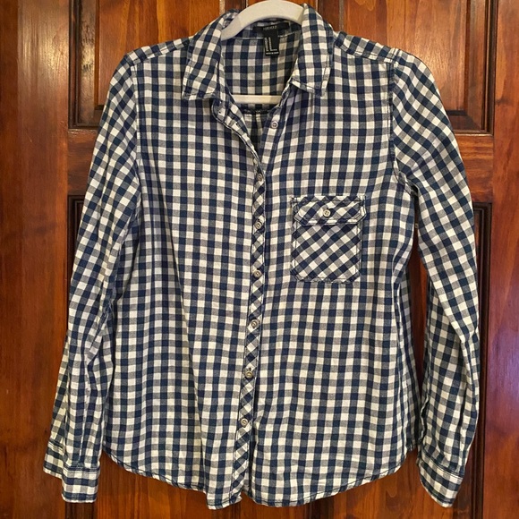 Forever21 100% Cotton Flannel Button-Down Shirt Navy Blue Checkered Plaid Medium - Picture 1 of 5